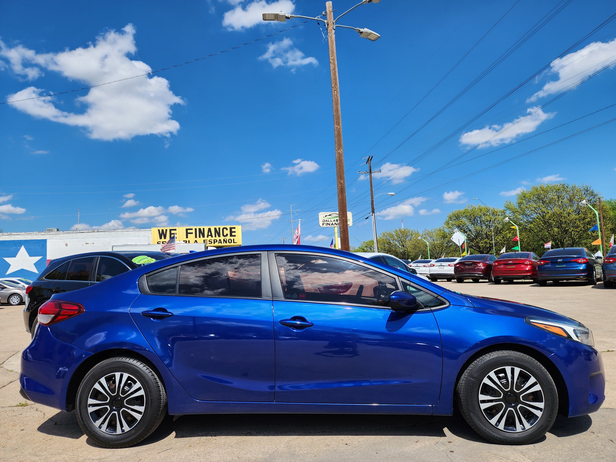 2017 Kia Forte LX (3KPFK4A75HE) with an 2.0L L4 DOHC 16V engine, AUTO transmission, located at 2660 S.Garland Avenue, Garland, TX, 75041, (469) 298-3118, 32.885387, -96.656776 - Photo #2